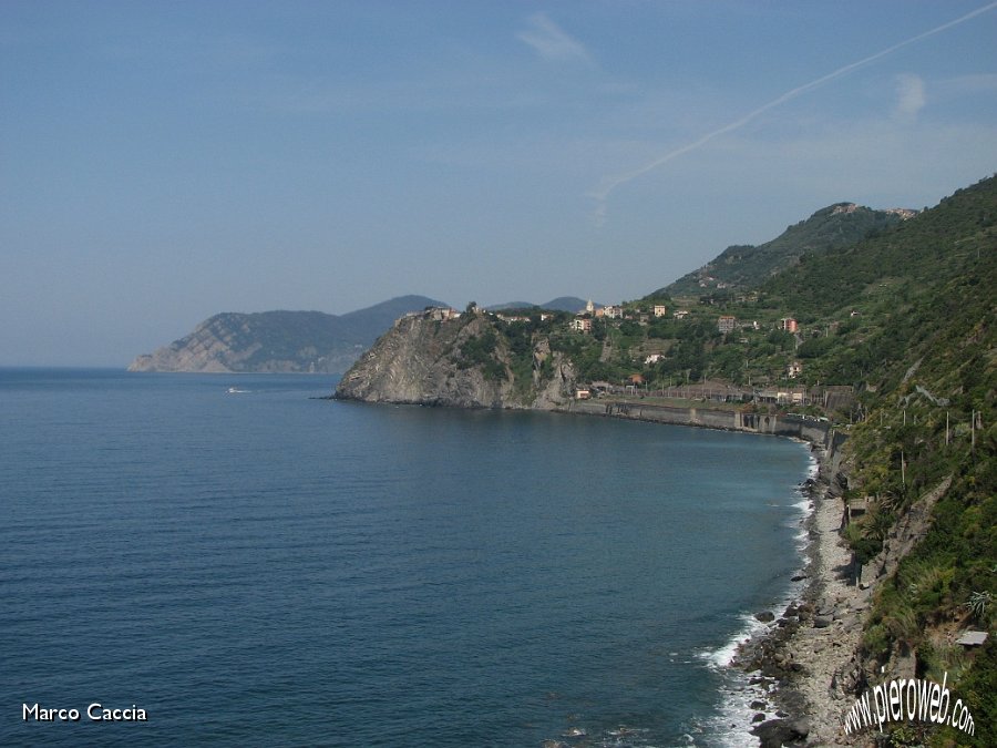 02_Corniglia vista dal sentiero che porta a Manarola.JPG